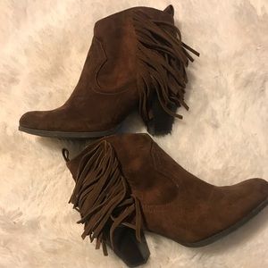 Madden girl booties with fringe!